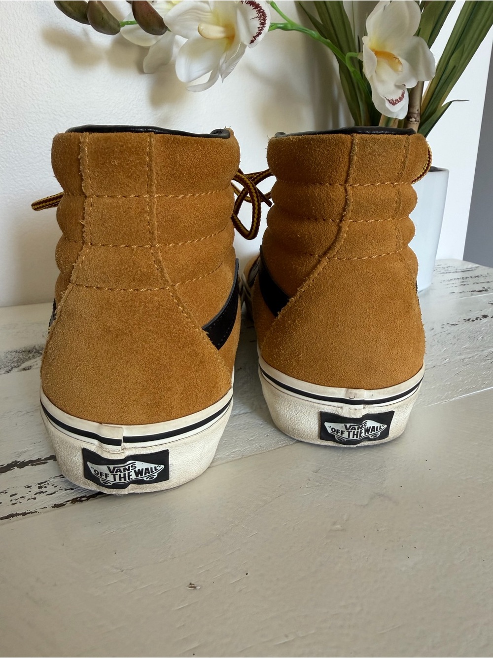 Vans Women’s or Men’s High-Top Suede Sneakers in Tan and Black - Picture 5 of 8